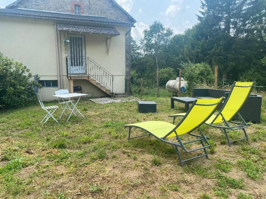 Petite Maison En Auvergne Giat Exteriér fotografie
