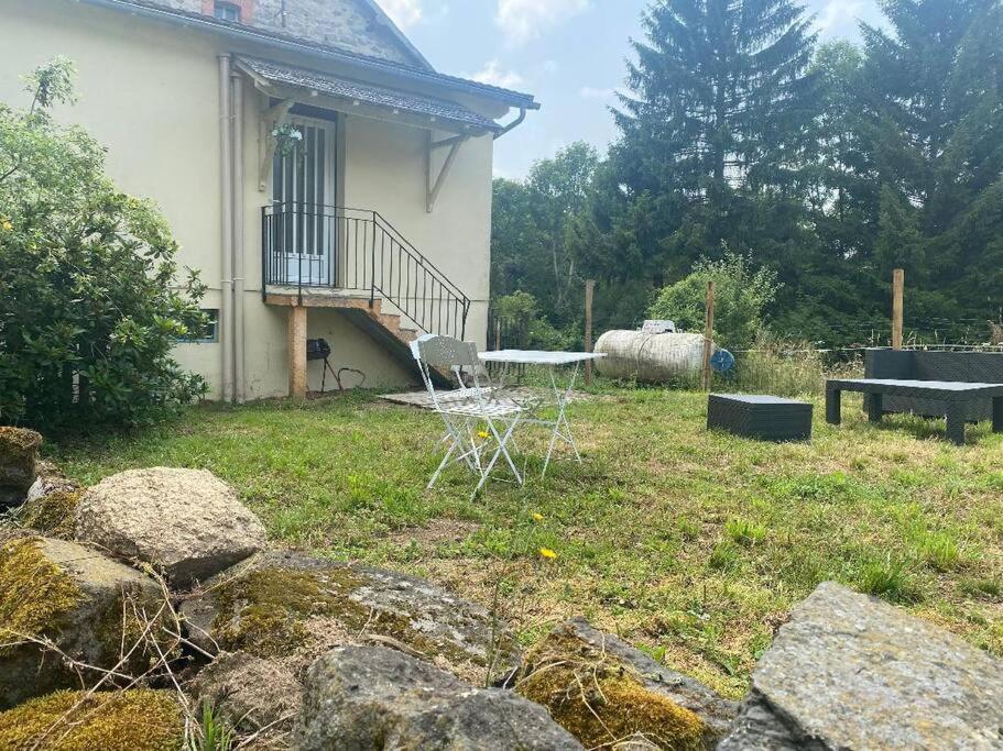 Petite Maison En Auvergne Giat Exteriér fotografie